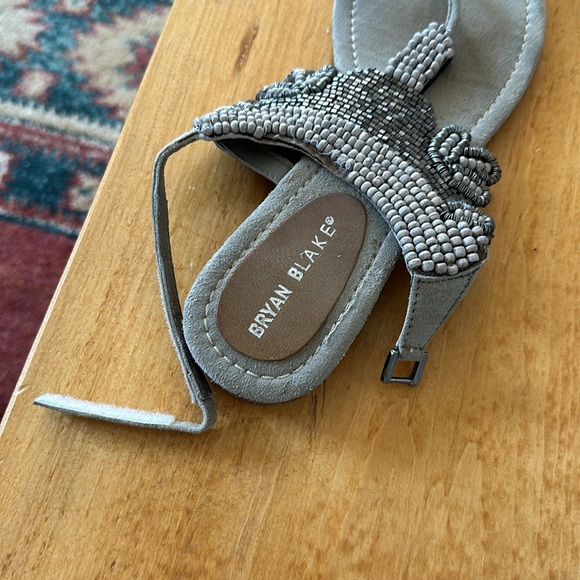Bryan Blake Grey Suede & Beaded sandals in EU size 38 with added rubber soles. - Picture 6 of 8